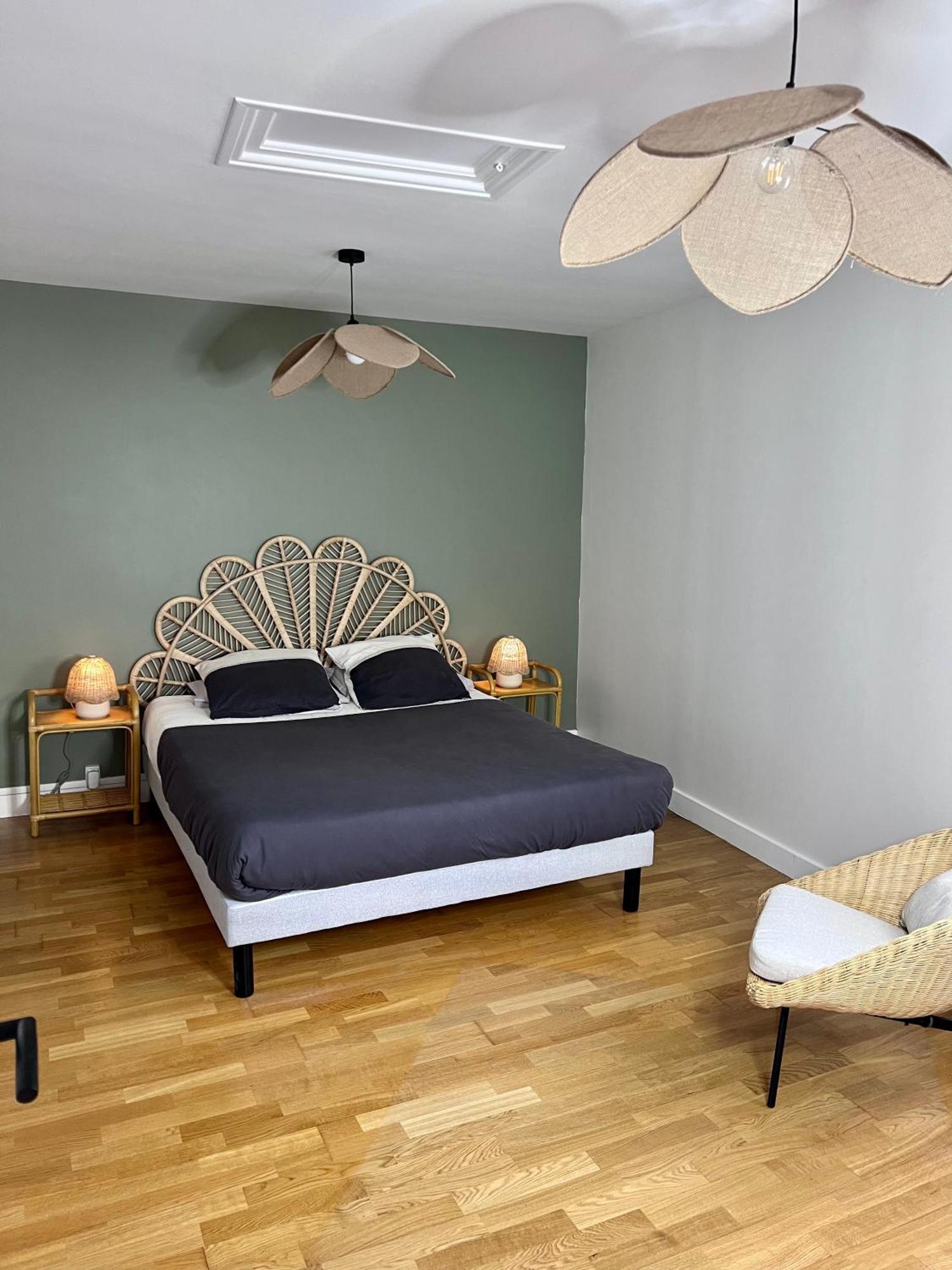 Grand Appartement Ultra Moderne Plein Centre, Plage A Pieds, Avec Parking 콩카르노 외부 사진